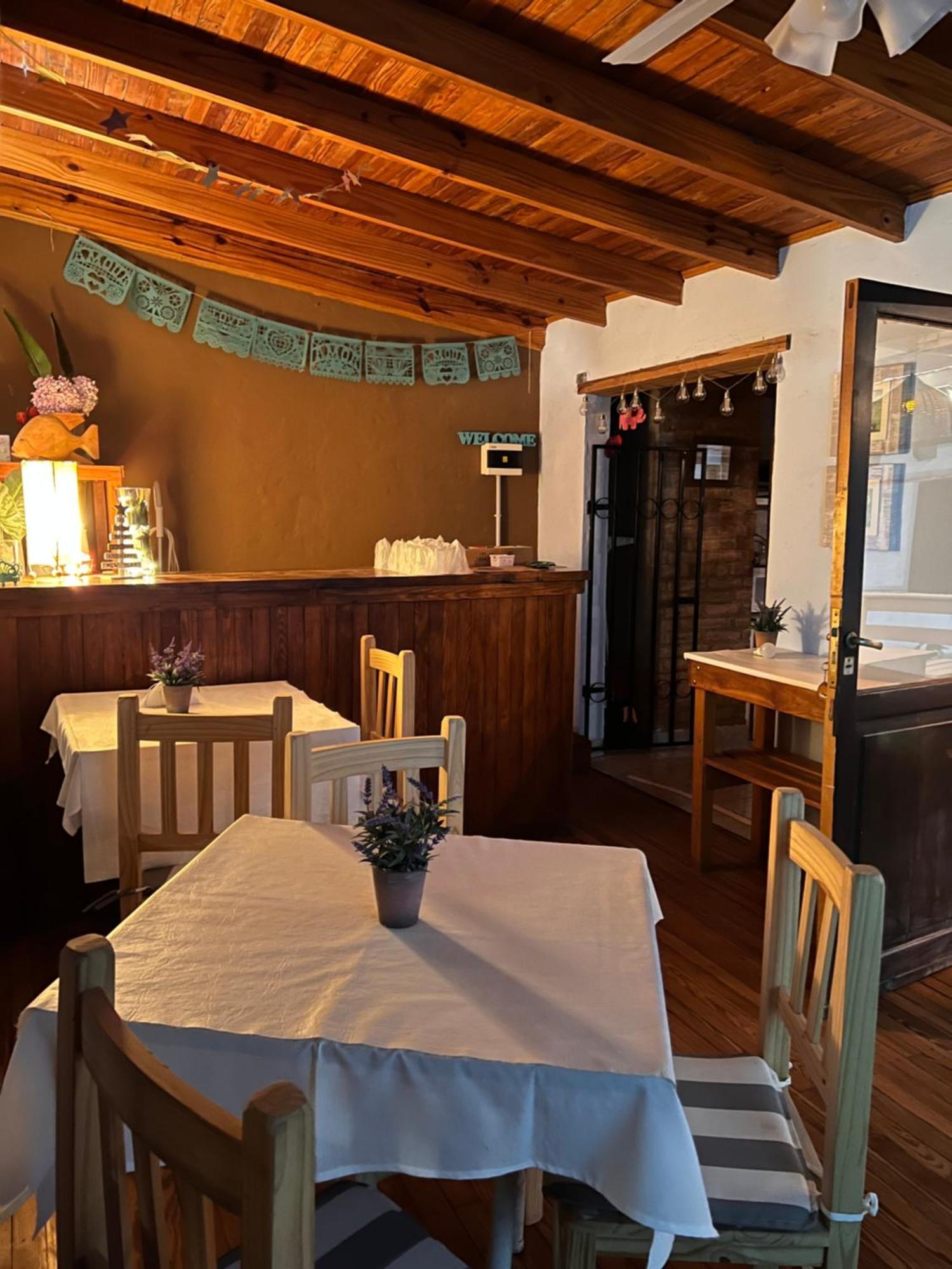 Hosteria Isabel Departamentos Y Habitaciones Con Bano Privado Las Grutas Extérieur photo
