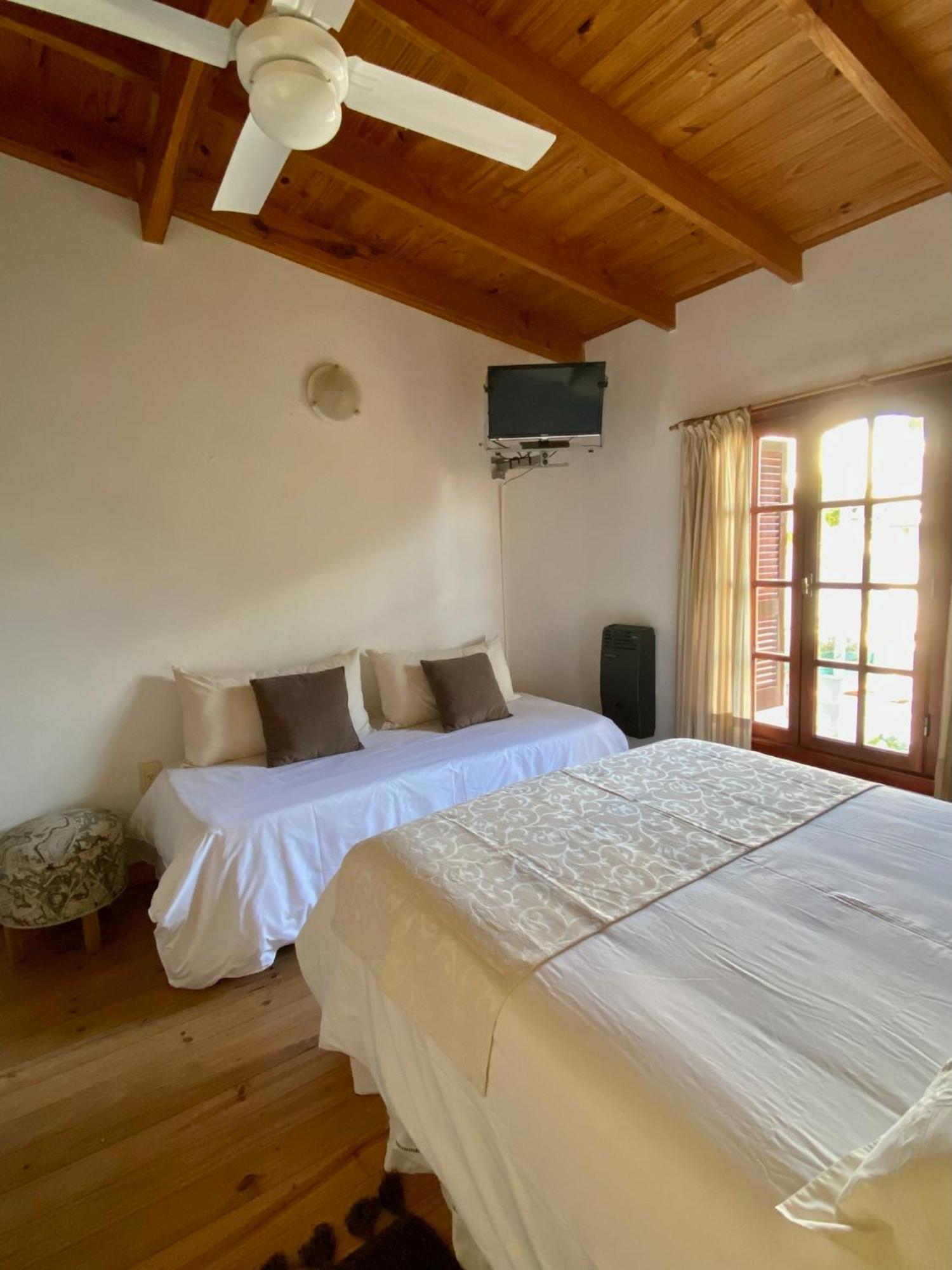 Hosteria Isabel Departamentos Y Habitaciones Con Bano Privado Las Grutas Chambre photo