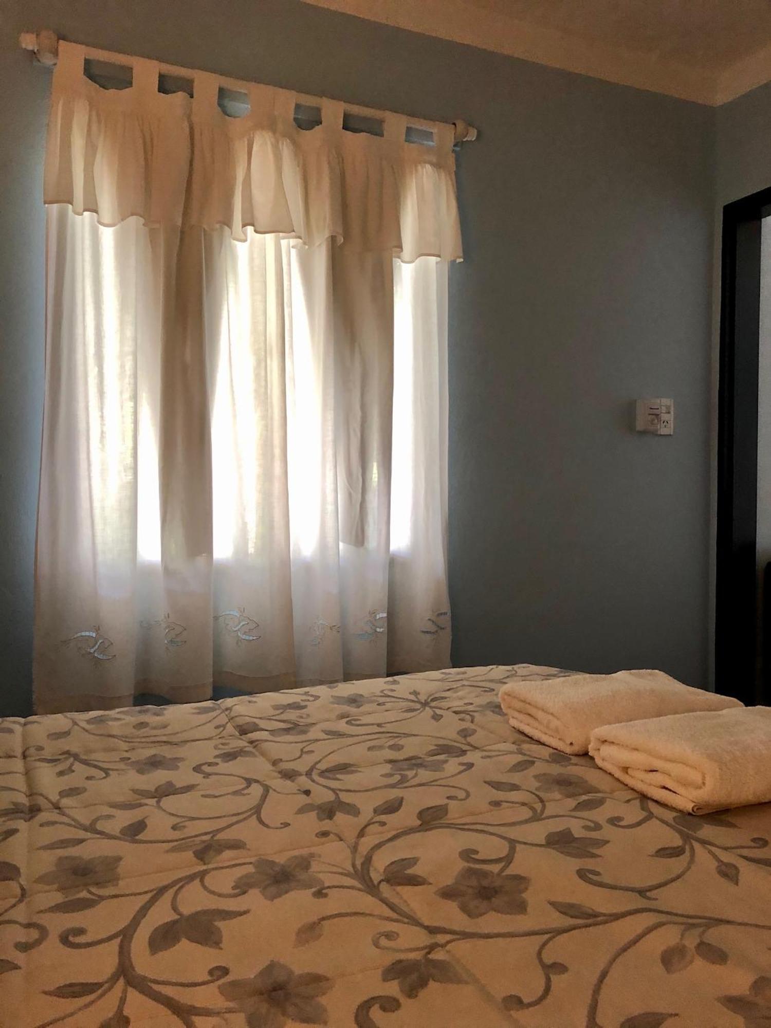 Hosteria Isabel Departamentos Y Habitaciones Con Bano Privado Las Grutas Chambre photo