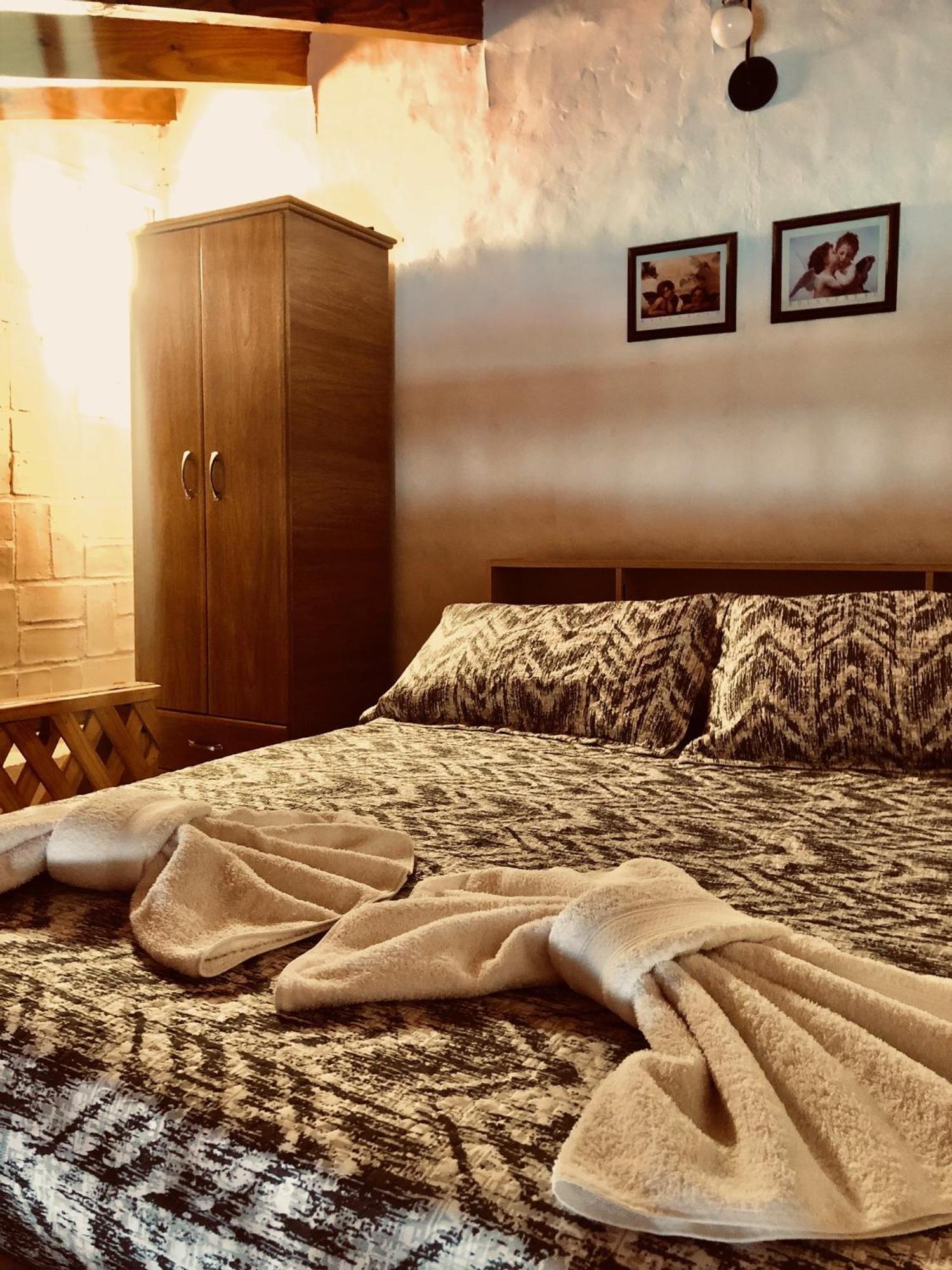 Hosteria Isabel Departamentos Y Habitaciones Con Bano Privado Las Grutas Chambre photo